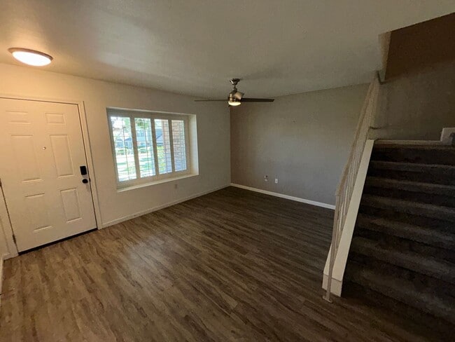 Building Photo - 9831 S 48th Way