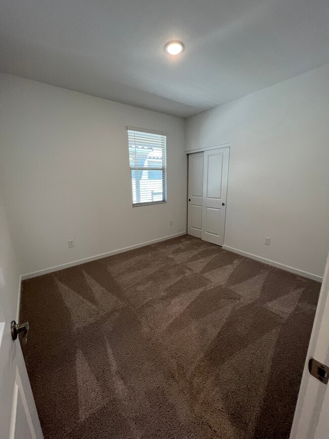 Building Photo - 40090 W Wade Dr