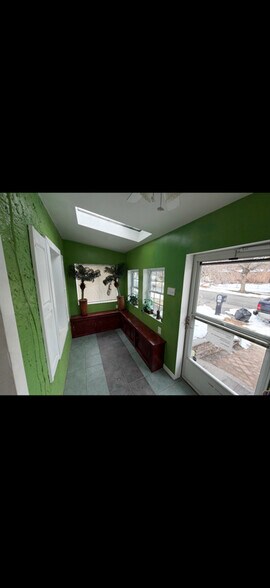 Building Photo - 191 Parkinson Ave