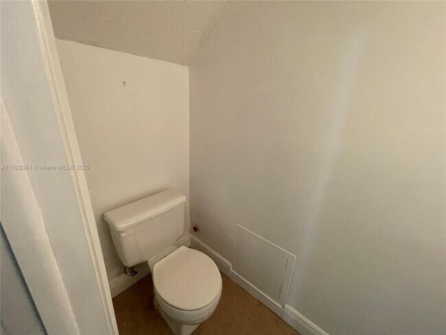 Building Photo - 14970 SW 82nd Ln