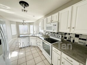 Building Photo - 2530 E Jasper Dr