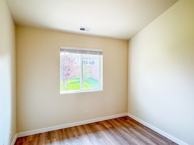 Building Photo - Amazing single level Rancher in Post Falls