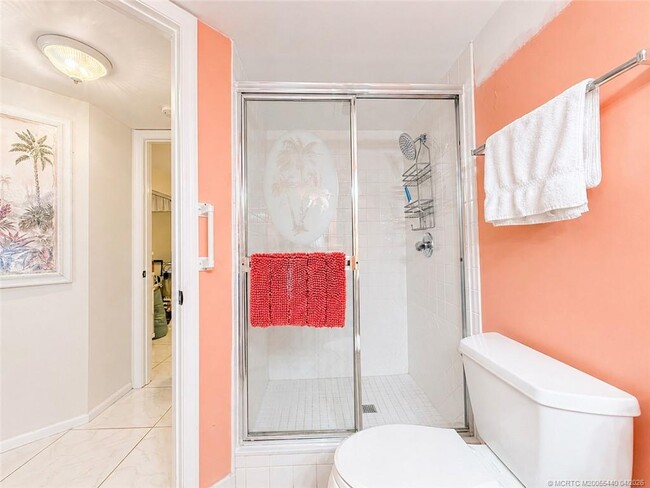 Building Photo - 9500 S Ocean Dr