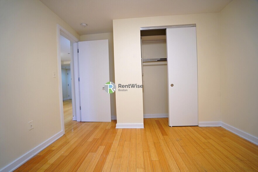 Building Photo - 40 Boylston St