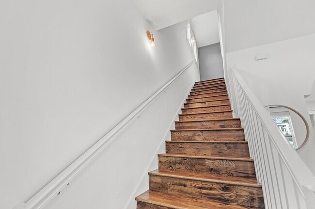 Building Photo - 3206 Garden Villa Ln