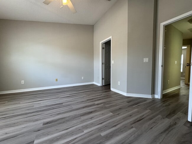 Building Photo - 12965 Langstaff Dr