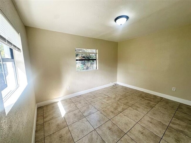 Building Photo - 260 NW 106th St