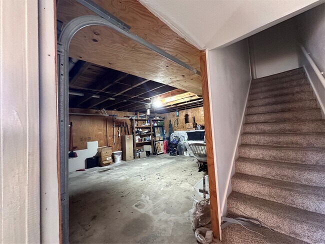 Building Photo - 17707 Moss Point Dr