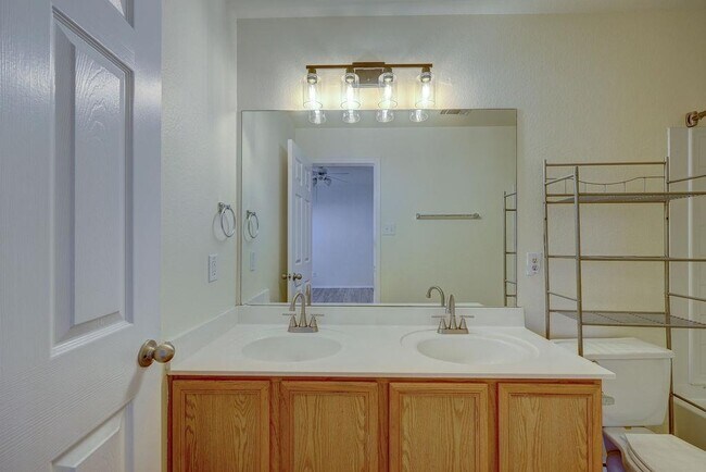 Building Photo - 129 Dove Song Dr