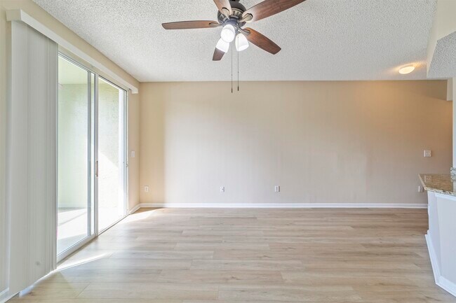 Building Photo - 4000 Grande Vista Blvd