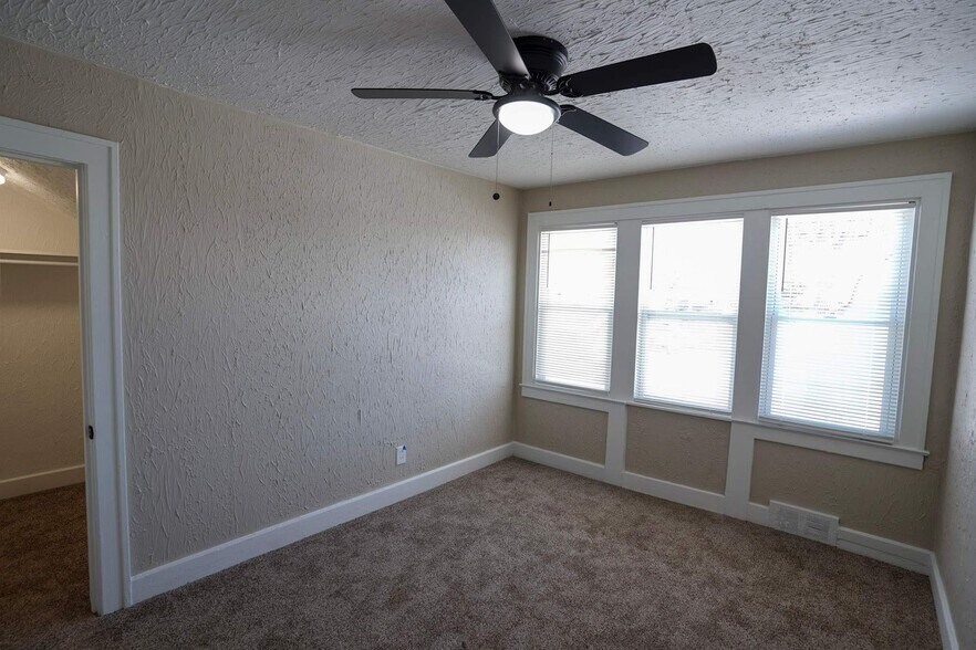 Building Photo - This beautifully updated 5-bedroom, 1-bath single-family home is ready for move-in!