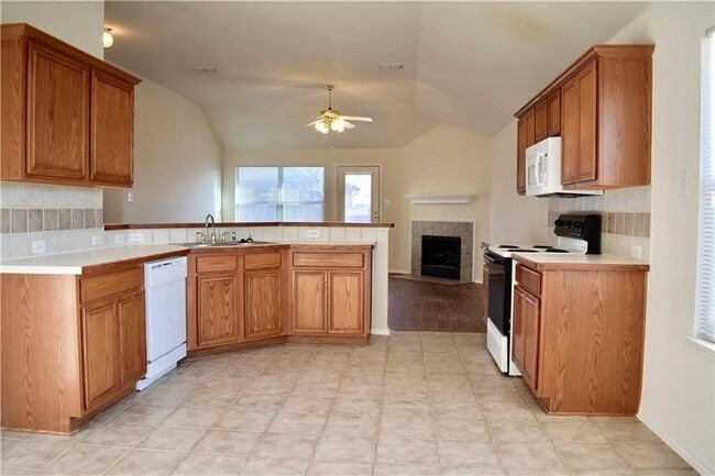 Building Photo - 1000 Salt Creek Trail