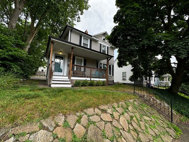 Building Photo - 619 Innes St NE
