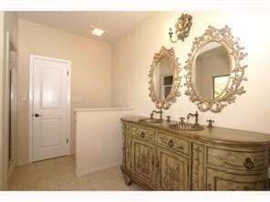 Building Photo - 211 Thomas Oaks Dr