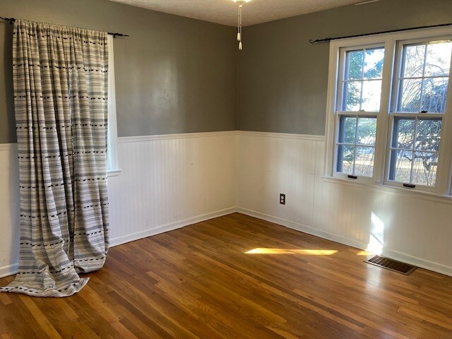 Building Photo - 2203 W Division St