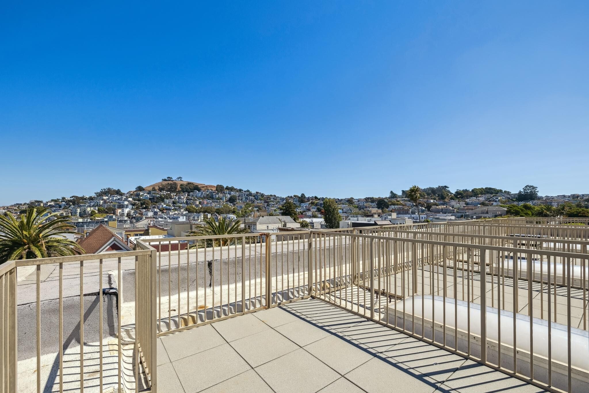 Building Photo - 1592 Dolores St