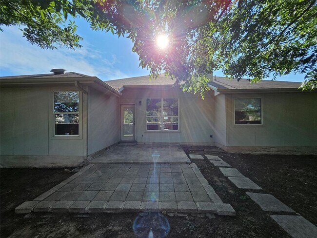 Building Photo - 202 N Pauley Dr