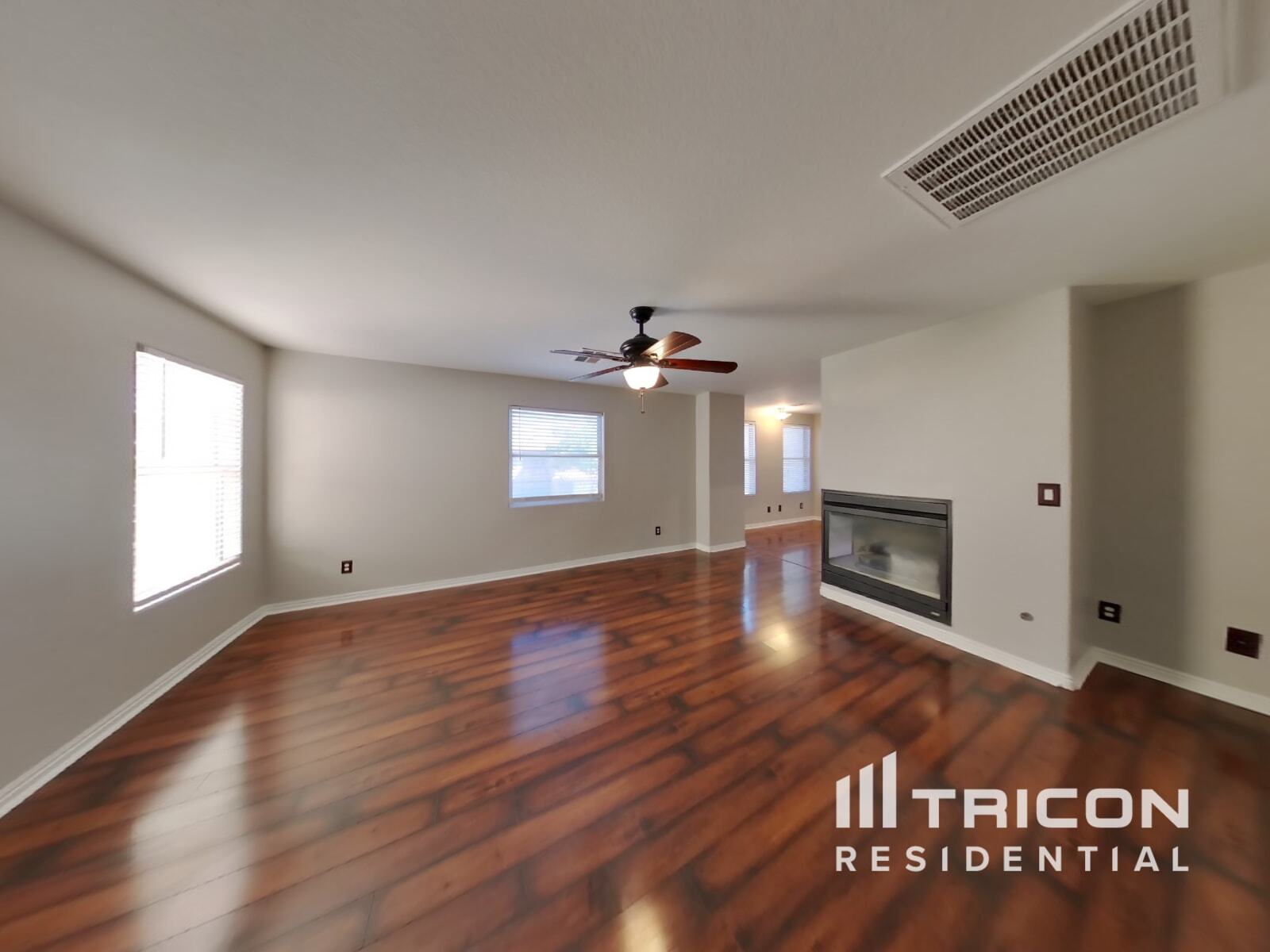 Building Photo - 5947 Varese Dr