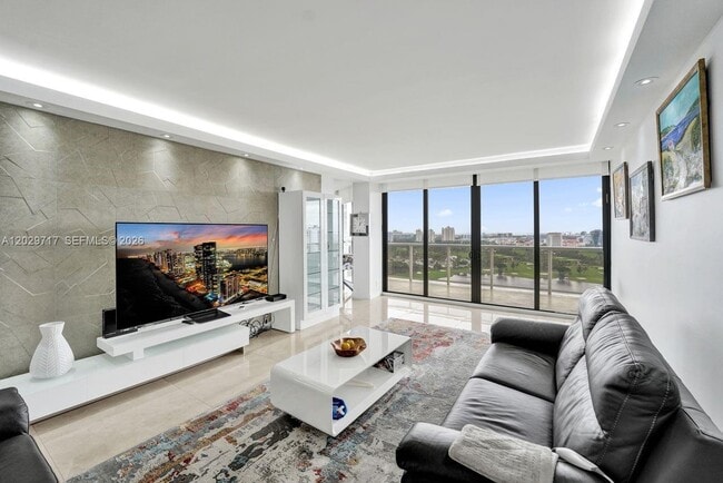 Building Photo - 20281 E Country Club Dr
