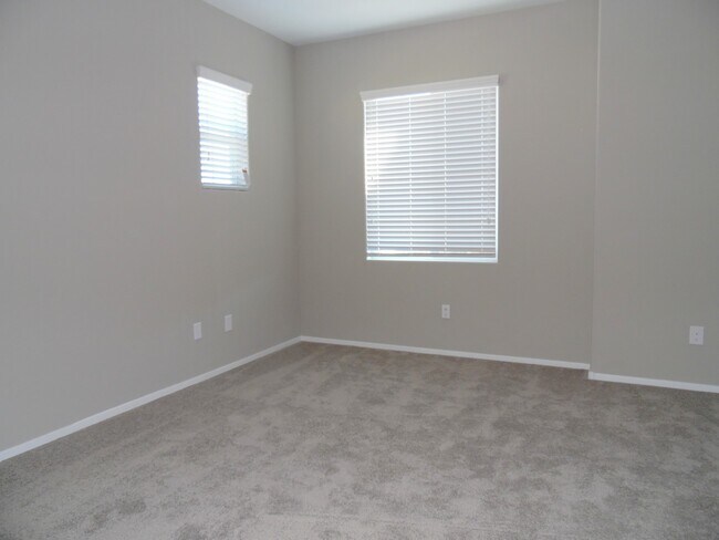 Building Photo - Mountains Edge Townhome