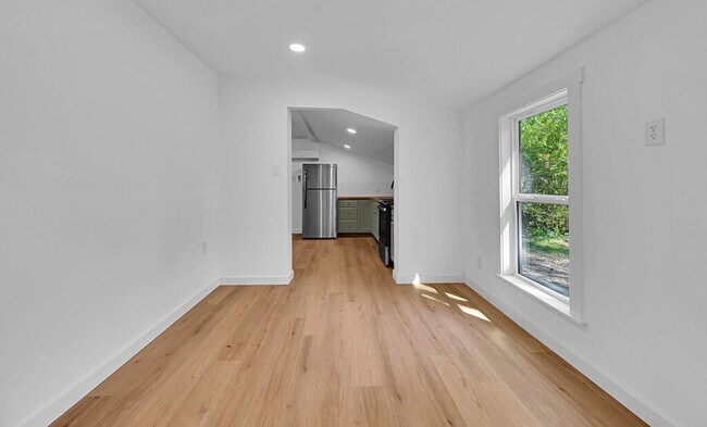 Building Photo - 3904 Speight Ave