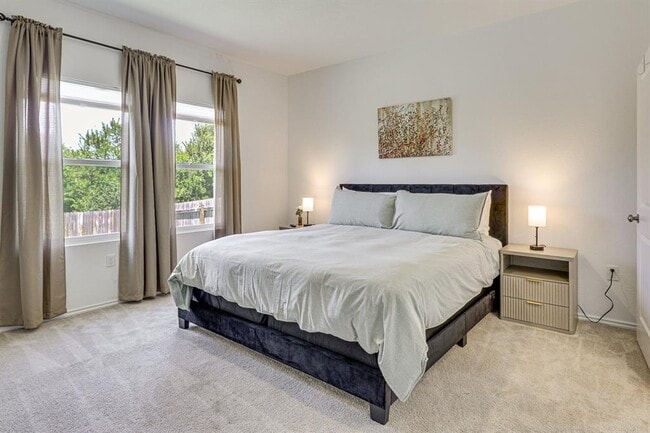 Building Photo - 10701 Steinbeck Dr