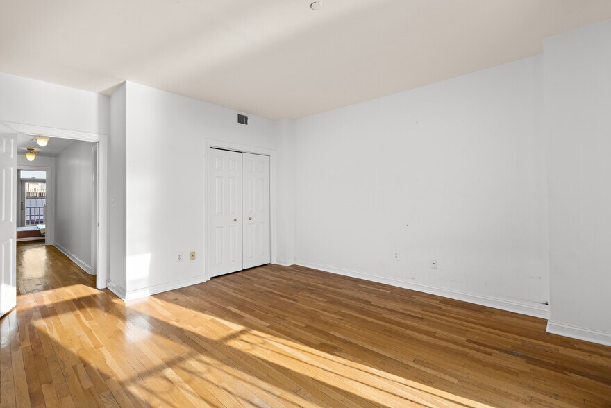 Building Photo - 206 Shearwater Ct W