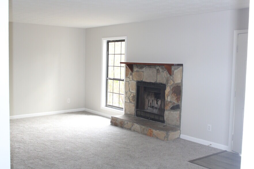 Building Photo - 1386 Williamsburg Ln