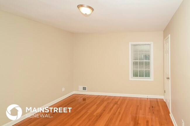 Building Photo - 8316 9th Ave S