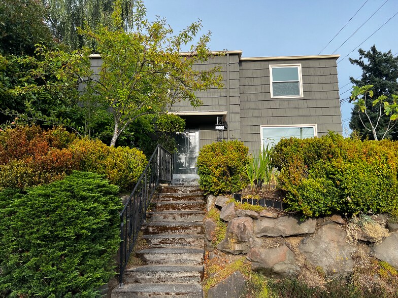Primary Photo - 3002 31st Ave W