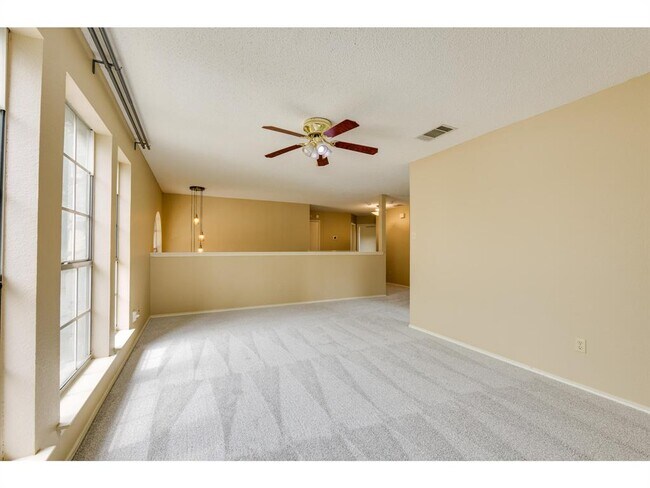 Building Photo - 3912 Lemos Dr