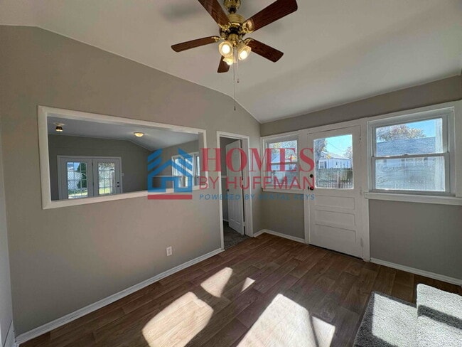 Building Photo - Three Bedroom House | Fenced Yard | Norths...