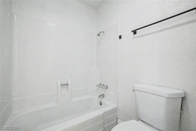 Building Photo - 1515 E Reno Ave