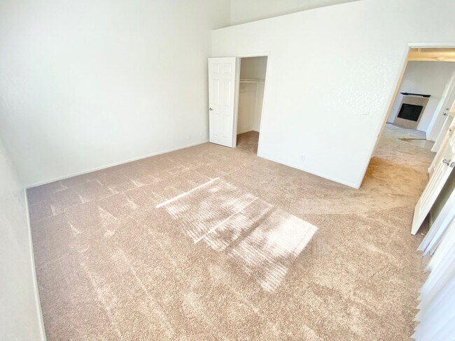 Building Photo - CHARMING SOUTHWEST LAS VEGAS CONDO WITH COMMUNITY AMENITIES