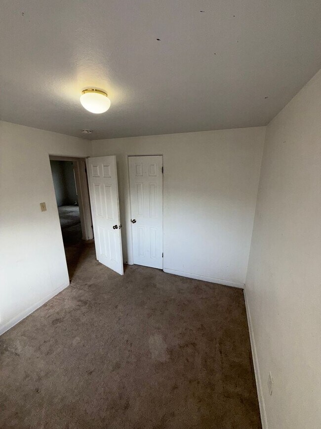 Building Photo - 16th7130