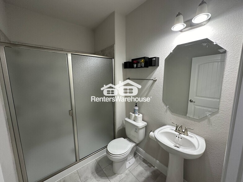 Building Photo - 4213 Valley Oaks Dr