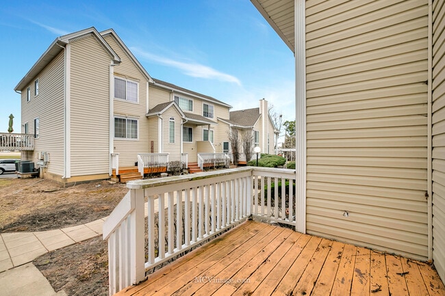 Building Photo - 1663 Liberty St