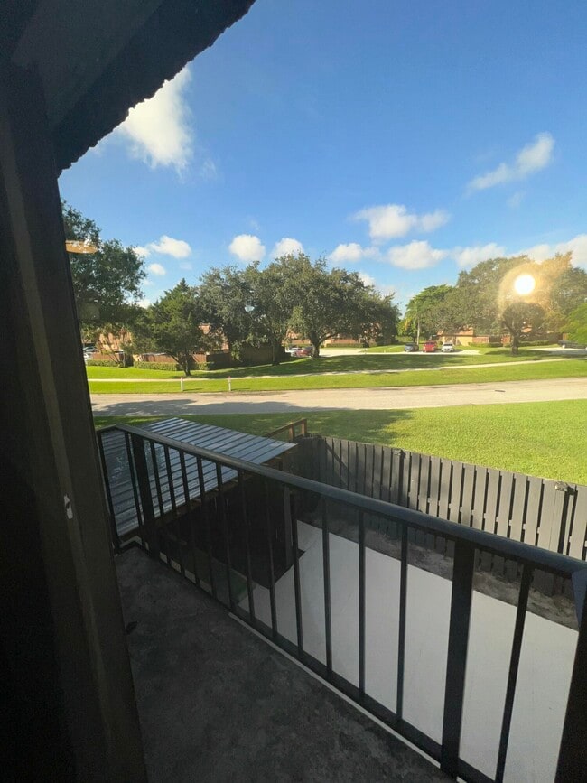 Building Photo - 2101 21st Ln