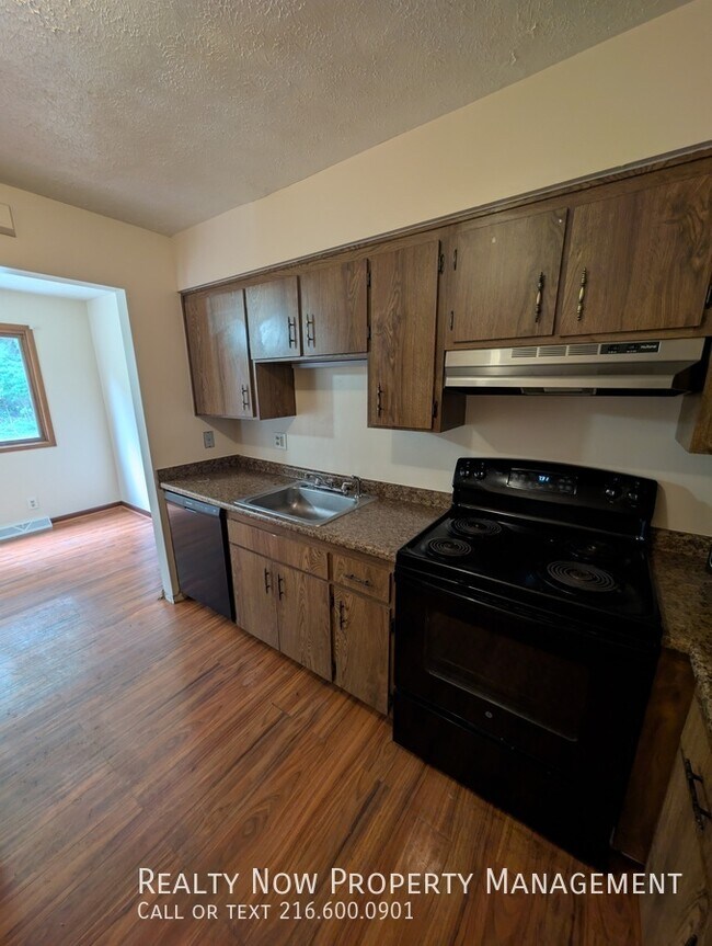 Building Photo - 1387 Belvoir Mews