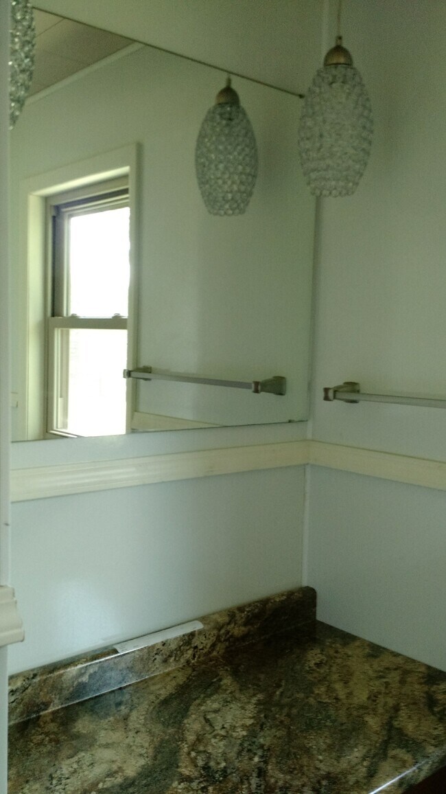 Building Photo - N2724 Duvenick Ln