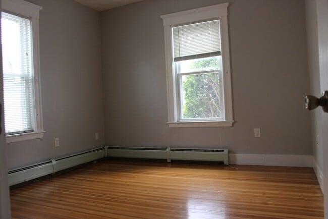 Building Photo - 139 Langdon Ave