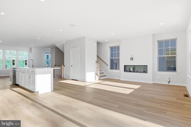 Building Photo - 1011 Venifena Terrace SE