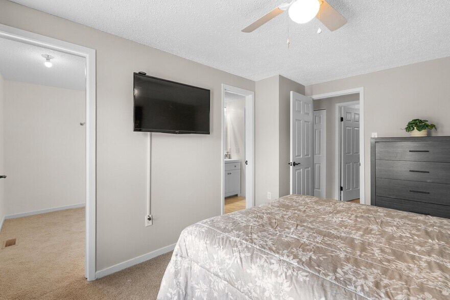 Master bedroom - 6602 Seat Pleasant Dr