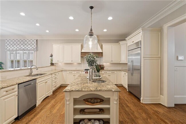 Building Photo - 6327 Howell Cobb Ct