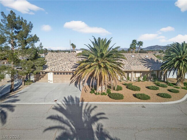 Building Photo - 363 E Robindale Rd