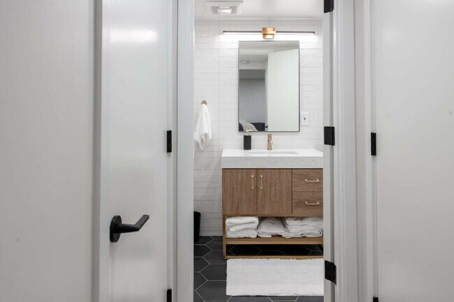 Building Photo - Modern Luxury Rental with Unobstructed Fla...