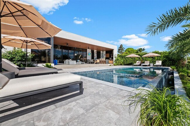 Building Photo - 655 Layne Blvd