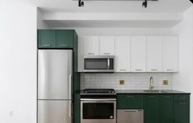 Building Photo - 138 John St