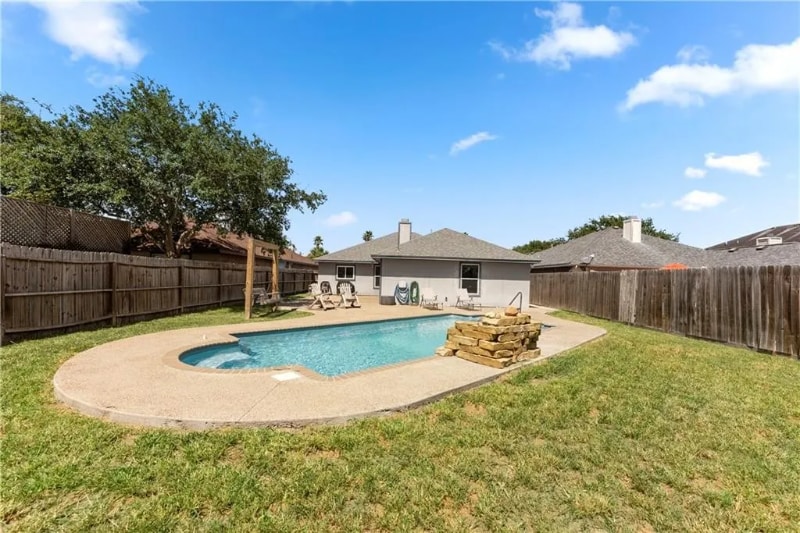 Building Photo - 7141 Cano Ln