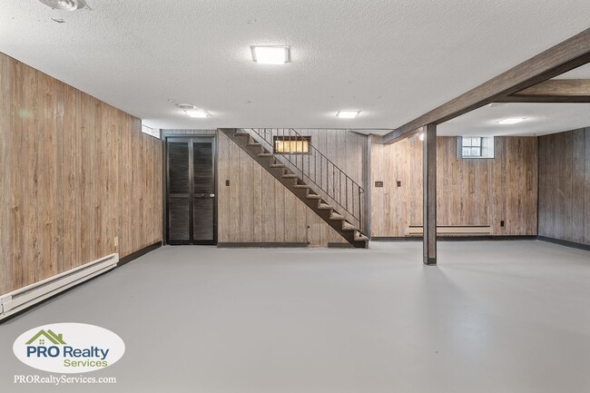 Building Photo - 4 Bedroom Home **50% off February's Rent with a February 2026 Move In**